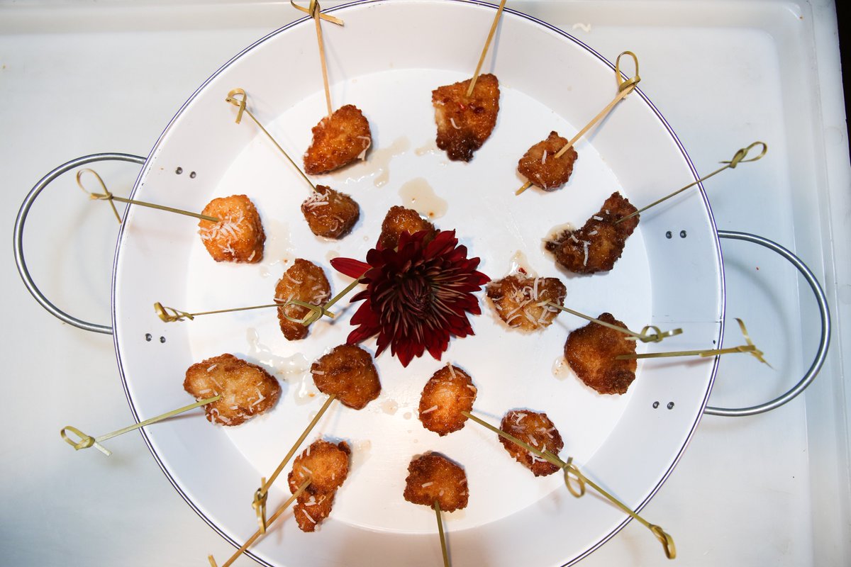 cateringbyg's tweet photo. Maple and coconut chicken satay is making our Monday mood okay! #rhyme #imapoetandididntevenknowit #getit #mondaymood #mondayfeels #mondayvibes #mondaymotivation #passedapps #passedappetizers #passedhorsdoeuvres #horsdoeuvres #appetizers #nashville #nashvilleevents https://t.co/oJ2oWOM3nk