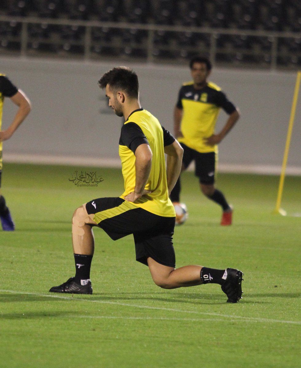 abodsaad13's tweet photo. لقطات للنجم كارلوس من تمرين الفريق اليوم 💛📸
#v_10 https://t.co/wgmmyxguTw