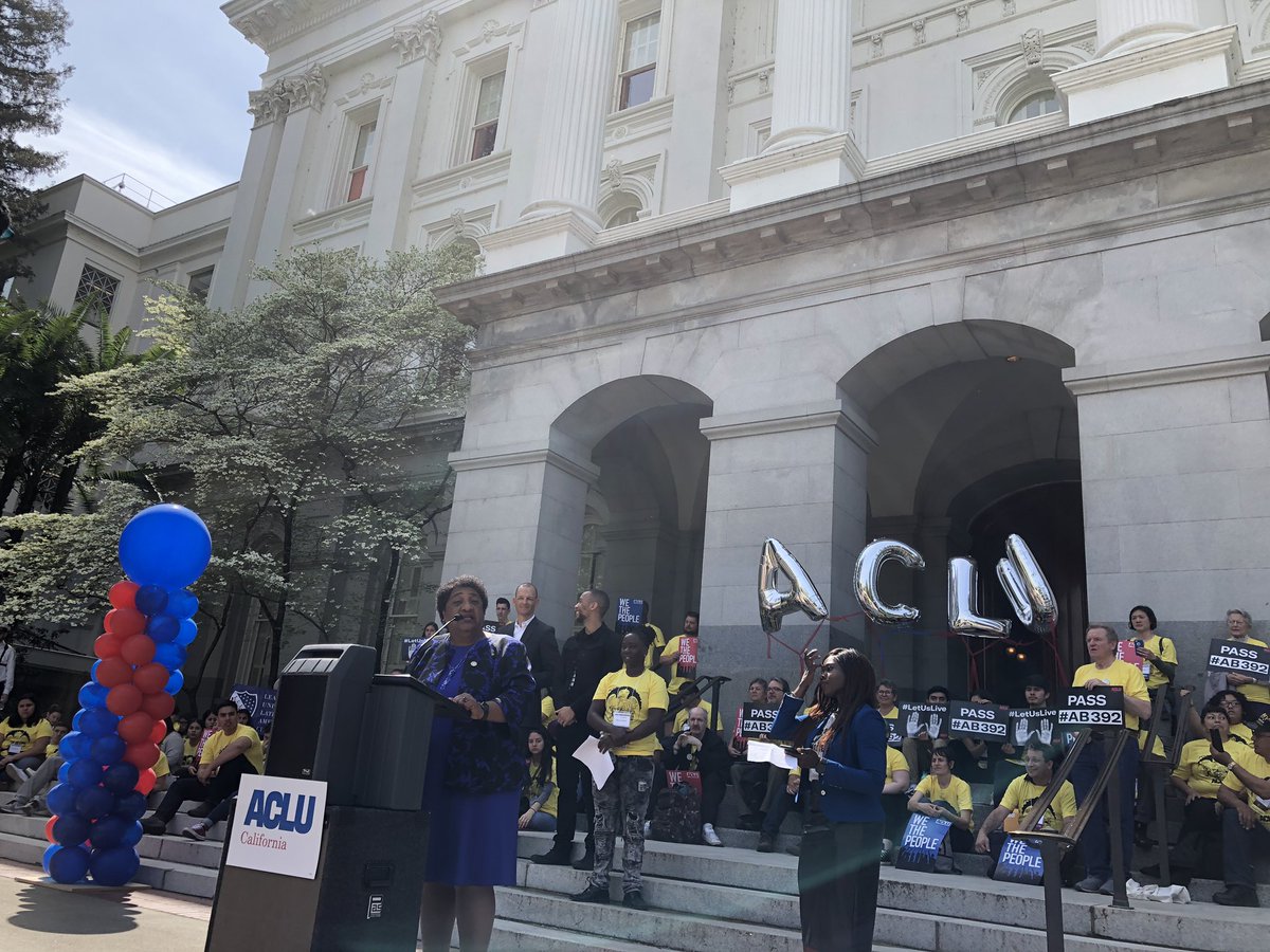 ACLU_CalAction's tweet image. .@AsmShirleyWeber tells #ACLUcon activists: #AB392 is a priority bill in the #CALeg Black Caucus. We need the same from the Latino Caucus, API Caucus, LGBT Caucus &amp;amp; our Women’s Caucus. That would be enough to get the votes to get our bill passed. Let’s move it forward!