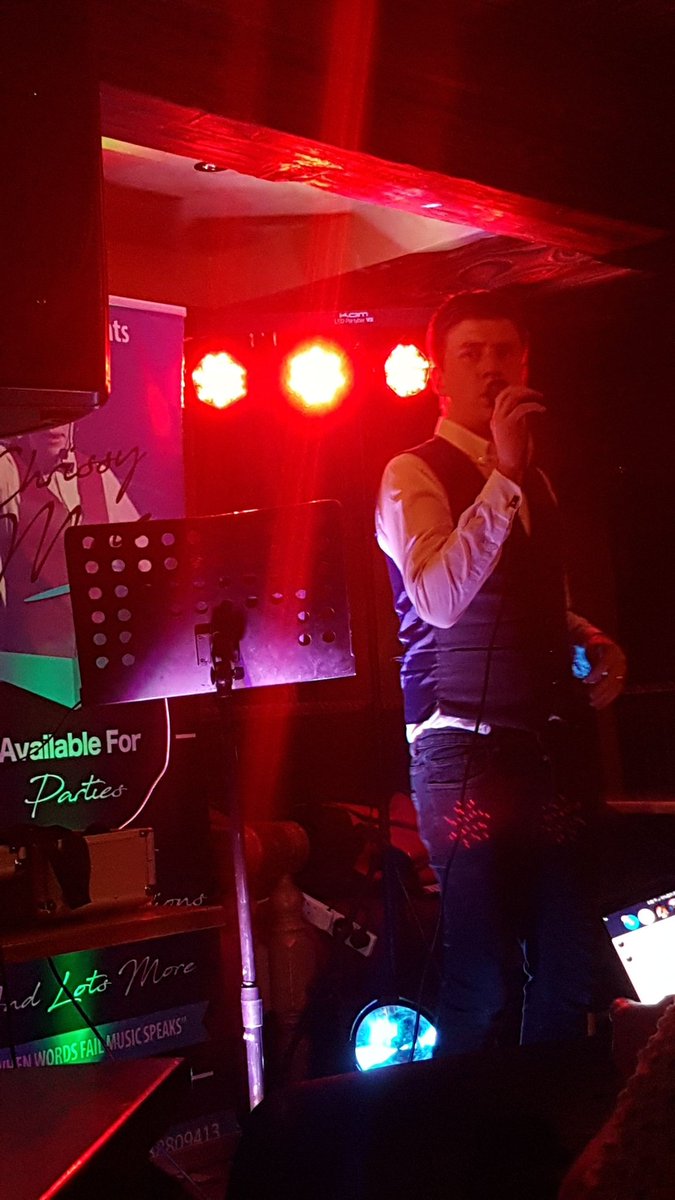 EimearBoggs97's tweet photo. Great night last night in the Frontier Bar seeing Chrissy Mac great night filled with laughs, country music and friends always great to see the guys hopefully we will see you both again soon 💙😀 #ChrissyMac #HavinthecraicwithChrissyMac #Frontierbar https://t.co/DCTx7Ixou1