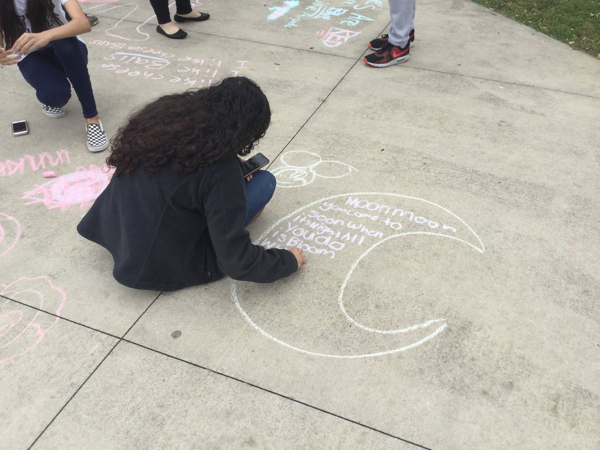KV_EDUHeart's tweet photo. Chalk poetry! Some were really creative. #reallylatepost #RMSUNITED https://t.co/cF5HgBBScf