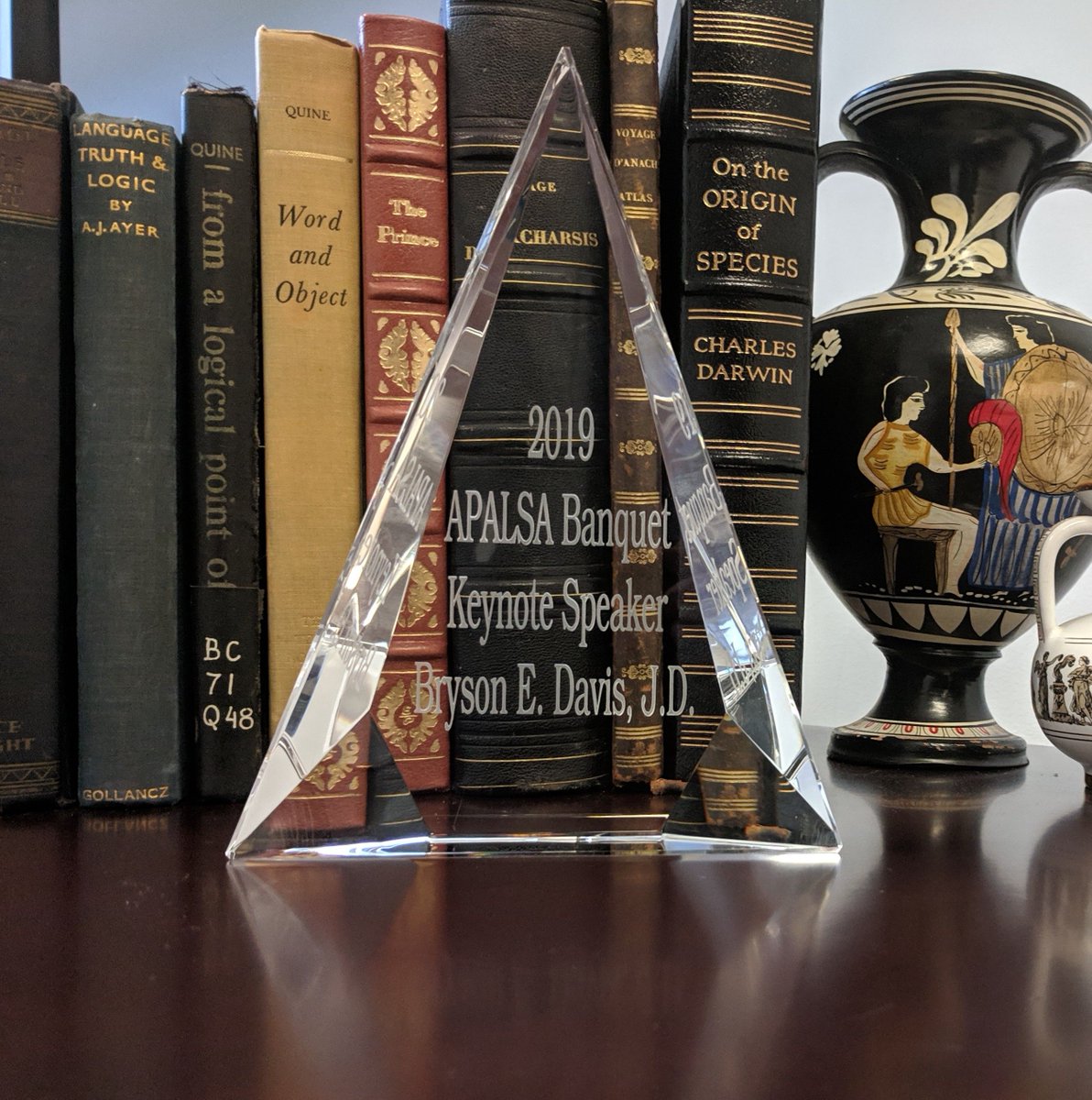 BrysonEDavis's tweet photo. Thank you to Willamette University School of Law's APALSA for having me as the keynote for their banquet on Friday. I really appreciated the opportunity and I very much enjoyed the event. #willamettelaw #lawschool #apalsa #napaba https://t.co/lh25fyiwSM