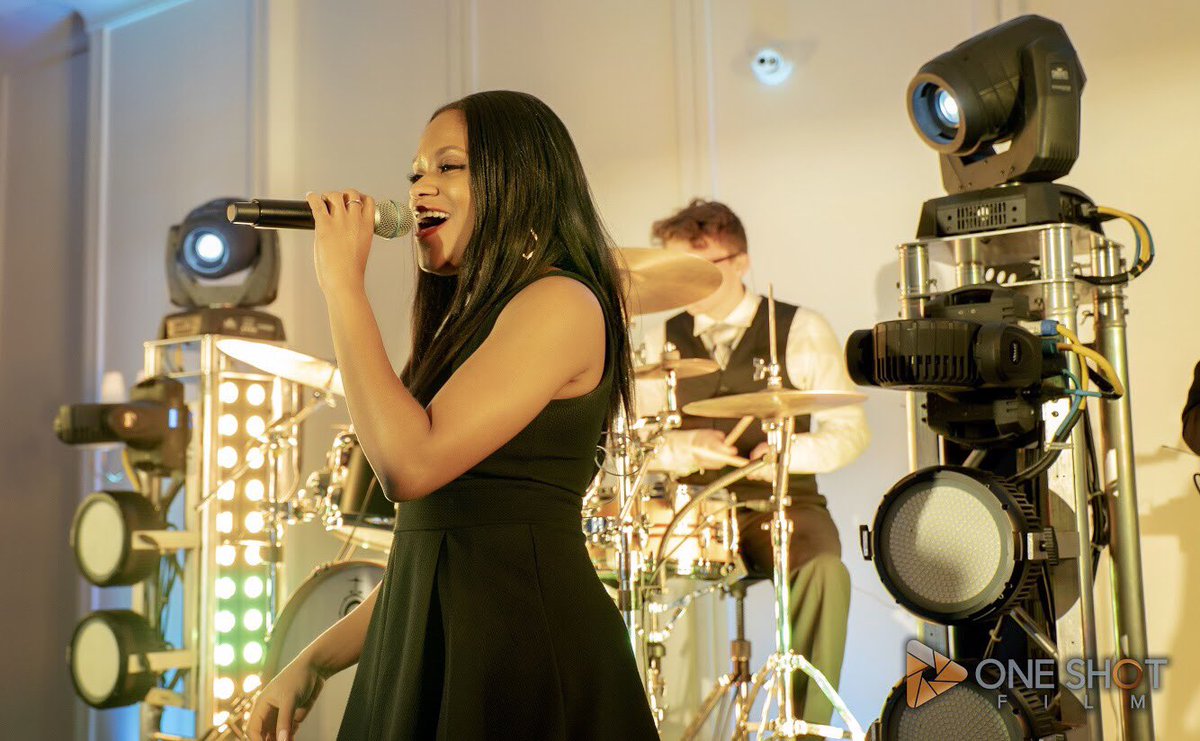 OneShotFilmTX's tweet image. @WowMeEvents and @SwingFeet blew the audience away at the The Hall on Dragon!!