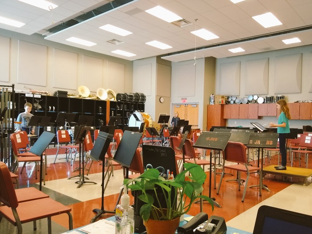 MsMcDonaldsBand's tweet photo. When one of your 6th graders tells you she might want to be a teacher someday, you give her a baton and let her lead a lesson! Emma did a great job conducting, reading the score &amp; helping her students through some tough spots in their music 🎶 #FutureTeacher #SoProud https://t.co/5Sr56Q5xWb