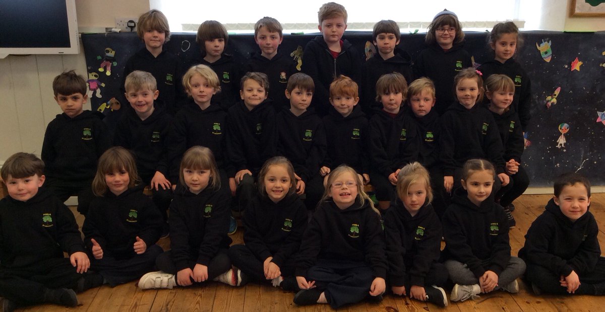 pandstl's tweet photo. The children at St Lawrence's looking very smart in their new PE kit! https://t.co/ycKePIIO3f