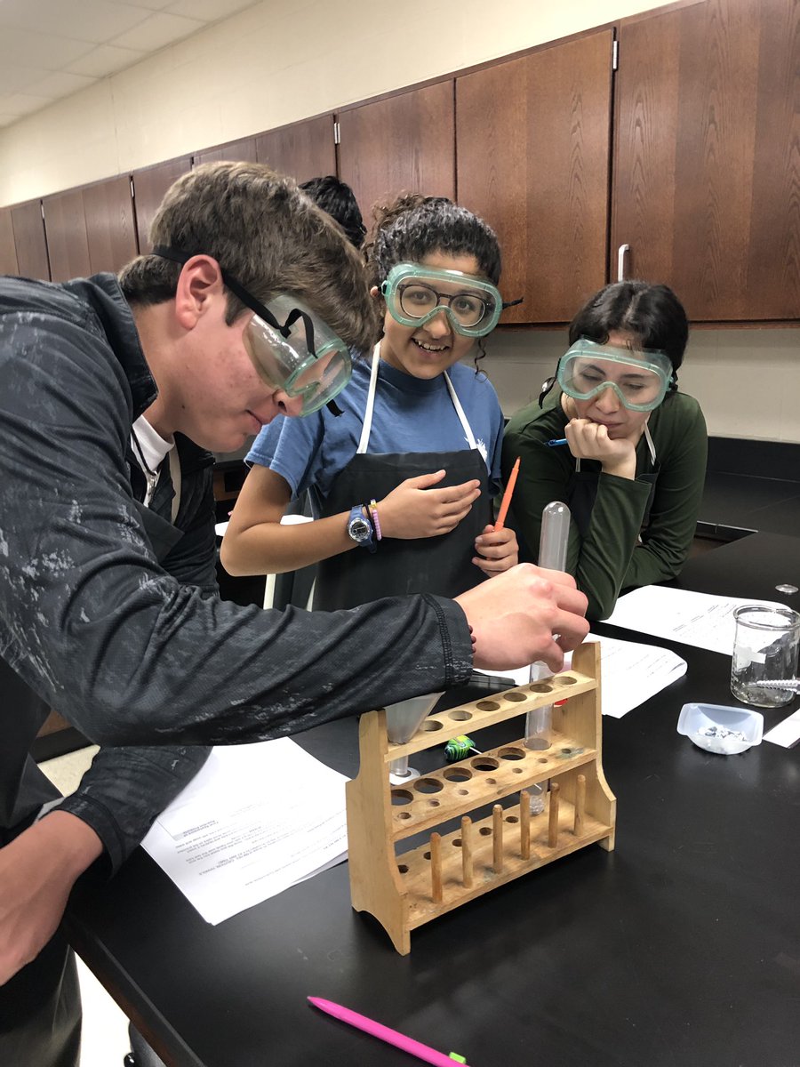 CoachARODD's tweet photo. Getting a lab in today to have some fun before STAAR testing this week.  @LHpanthers #1familylhhs https://t.co/acZPGFhG8G