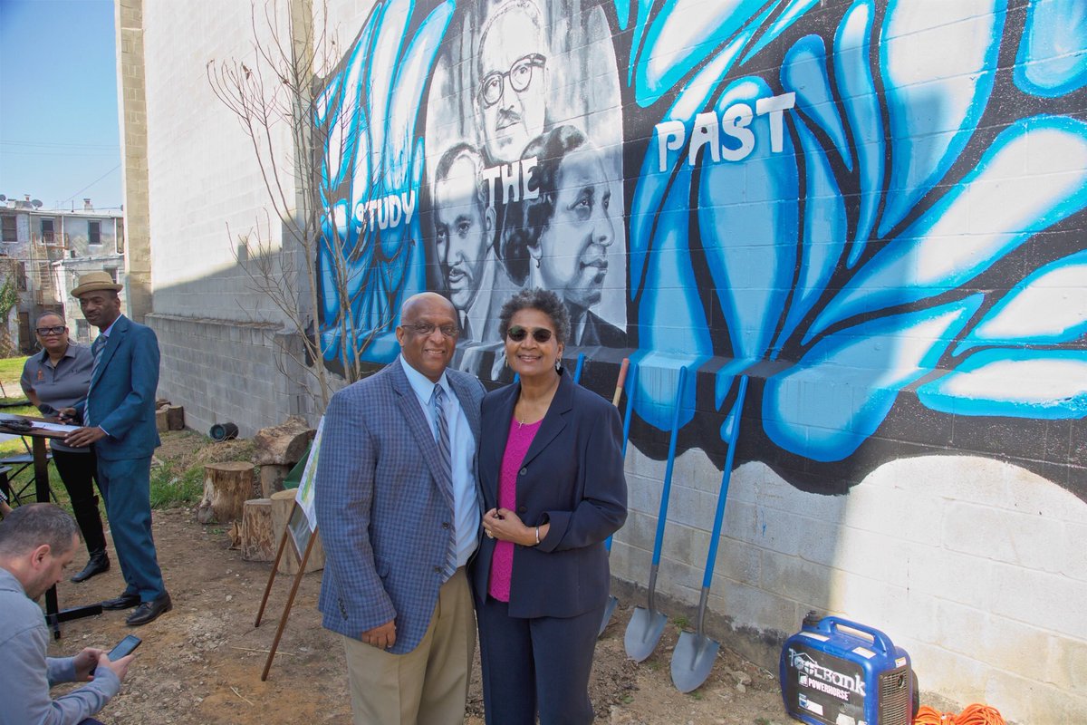 BaltCityHall's tweet photo. On Saturday Ex Officio Mayor @prezjackyoung and City Officials kicked off a new #NaturePlaySpace in Druid Heights. A vacant lot located at 1922 McCulloh Street was transformed into a Nature Place Space that will help improve the #DruidHeights community’s green infrastructure. https://t.co/v9AR5fVN4t
