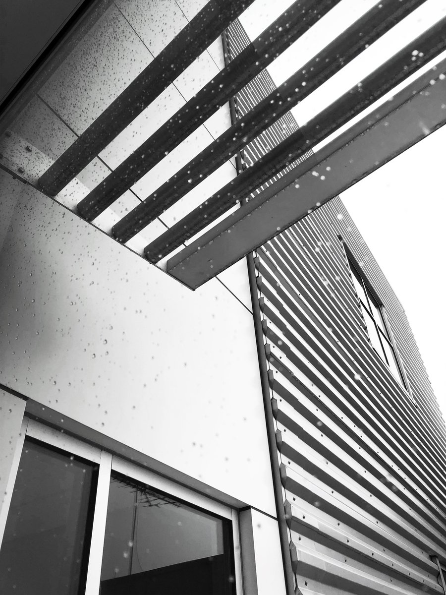 POH_Architects's tweet image. Dramatic diagonals play with bold, contrasting light and shadow on the façade of Lanier Technical College – Forsyth Campus. 
#collegearchitecture #campusarchitecture #highereducation #educationalarchitecture #tcsg #LanierTech @LanierTech #forsythcountyga #foco #moderndesign