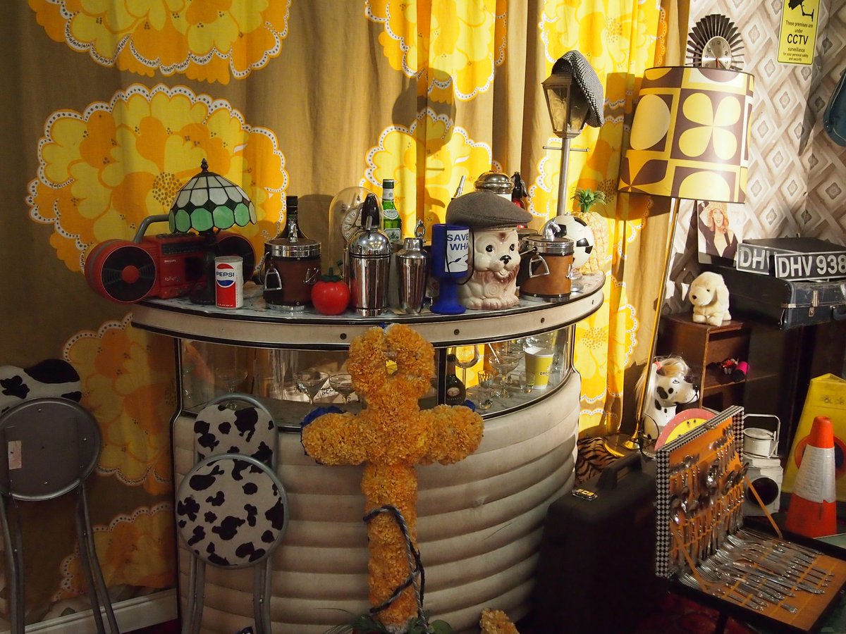 onlyfoolsnews's tweet photo. We are looking to put on an Only Fools Exhibition this summer at the Winter Gardens in Blackpool

By way of likes and comments is this something you'd attend? 

It will feature the history of the show through

Costumes
Prop
Sets
Production and Preproduction items https://t.co/fjKy7AMcXB