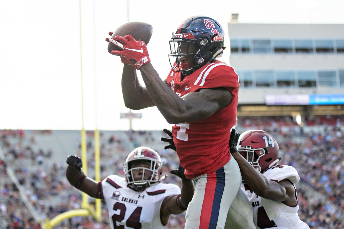 TurntSportsNews's tweet photo. Bills may be zeroing in on D.K. Metcalf at No. 9 - https://t.co/AdEPTc5RAS https://t.co/fRRw5EzUe0