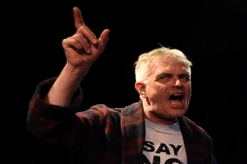 ⭐️⭐️⭐️⭐️⭐️'A touching play' is Cristina Lago's review of Tony's Last Tape now showing at the Omnibus Theatre in Clapham until March 20...
essentialsurrey.co.uk/events/tonys-l…