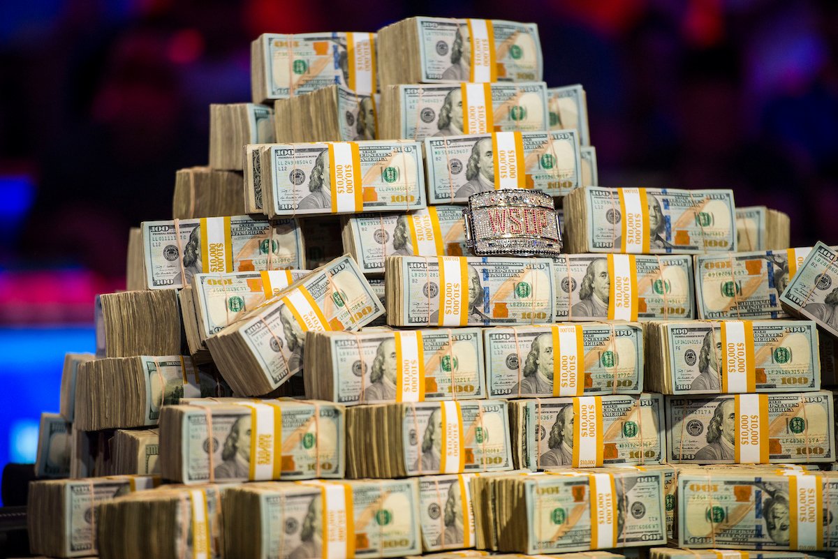 888pokerSpain's tweet photo. Primer 💪 reto cumplido para 2rAAgs888, ganador del paquete al Main Event de las #WSOP888
🤔 ¿Lo ves como el próximo propietario de un brazalete¿
#RoadtoVegas #888WSOP #WSOP2019 https://t.co/Wr7HAHDT8c