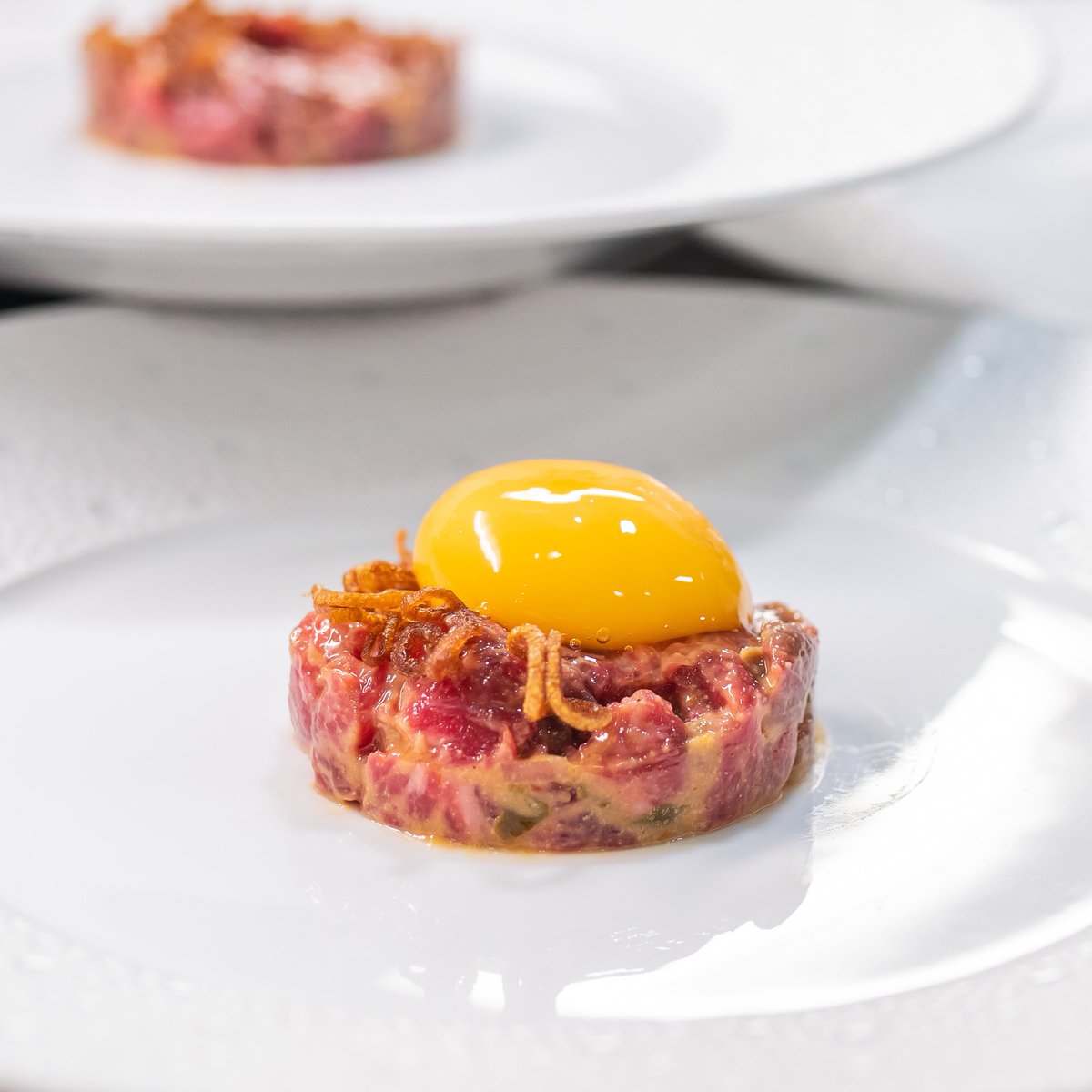 CorriganMayfair's tweet photo. Venison tartare, with egg yolk and nasturtium leaf on our seasonal set lunch menu.
#corrigans #toplondonrestaurants #londonrestaurants #londonbylondoners #luxurylondon #londonfoodguide #restaurantlife #tartare #venison https://t.co/fv7eRVataq
