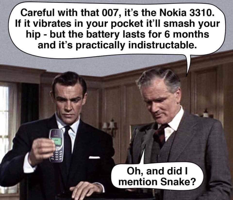 ChilliUber's tweet photo. Unlike the modern, drop it from ankle level and smashes and last about 30 mins😂 #Nokia https://t.co/tXU2umtwQv