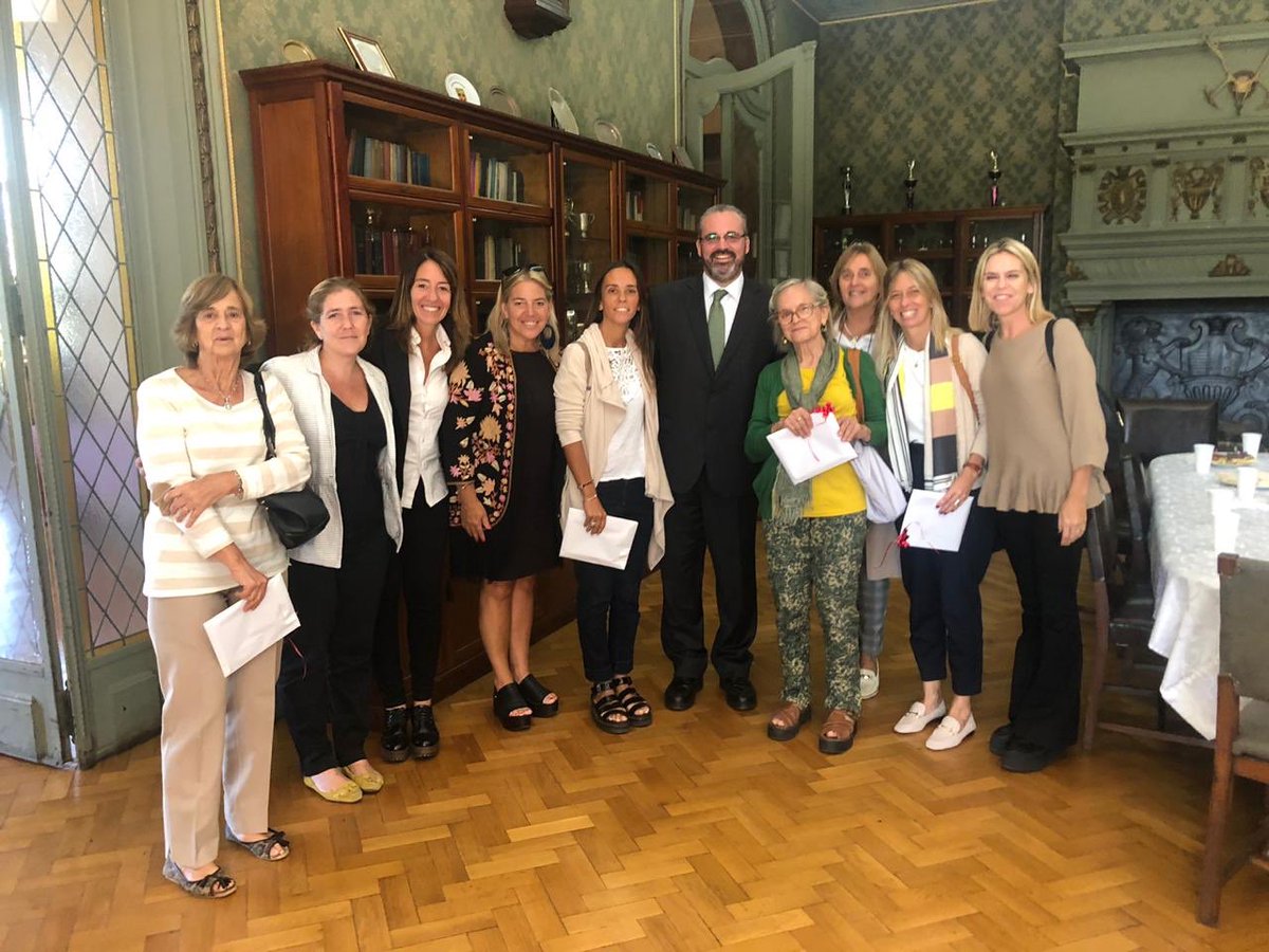 MHcolegio's tweet photo. Gracias a las Directoras de los Jardines Monrning Glory, Boomerang, Fallow Land, Mother Goose, Cinderella, Sweetys y The Violet House por visitarnos hoy y compartir las últimas innovaciones pedagógicas. #mhvl #transformacióneducativa #networking https://t.co/Un1KpZU3Kt