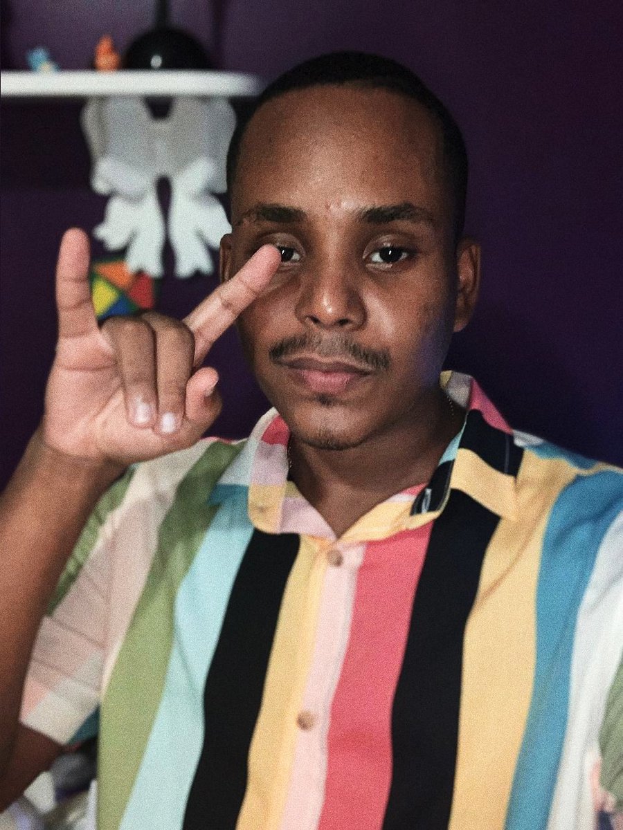 Icebergdias7's tweet photo. Vocês não sabem como minha mãe ficou feliz por não me ver saindo todo de preto.
#FalconW @adidasoriginals 🦅🔥🌩🌐🗺🔌🕸 https://t.co/uNoBlq1hXk
