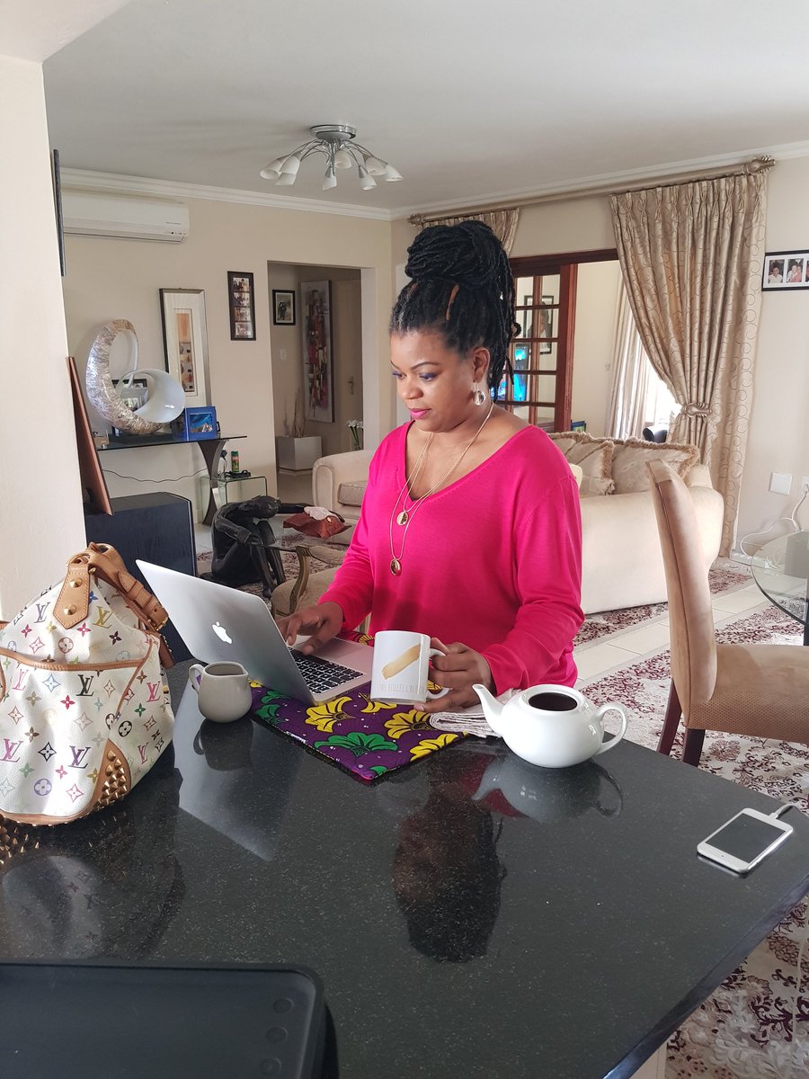 YayaMagazine's tweet photo. De la détermination et de l'action pour atteindre ses objectifs
#LeaderSWithoutBorders
#WomensInAction
#CrebHoldings
#OneVisionOneAction
#MovingForwardTogether
#YayaMagazine https://t.co/Zk6BPGpS78