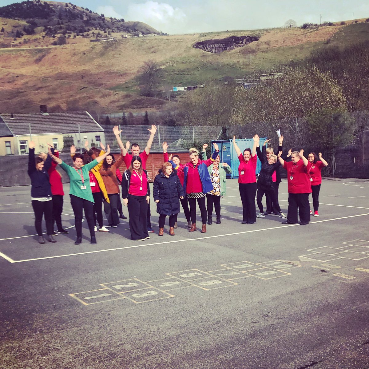 loubyloustories's tweet photo. Great CPD session with the wonderful staff at @TylorstownPri this evening! We explored creative approaches to numeracy through the medium of storytelling. Thank you for being great sports & look forward to seeing you use some of these techniques. 🙂📚🌈@Arts_Wales_ #leadcreative https://t.co/DjBnuKub7r