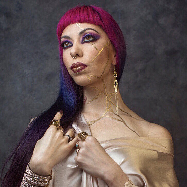 satinephoenix's tweet image. This #DnDSelfie: Dungeon Master for @Sirens_Show. Host of #GMTips @GeekandSundry host #DungeonMastersguide @Wizards_DnD. Comic book artist/author. As seen in @WIRED @TIME @ForbesLeaders @io9 @idlechampions celebritycharid20.com for @reachoutandread & burningquill.com