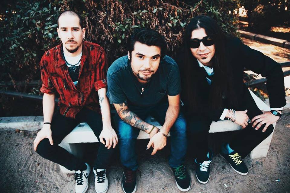 Los chilenos Auris ofrecen su videoclip para el tema 'Violencia intrafamiliar'. rockaxis.com/noticias/video…