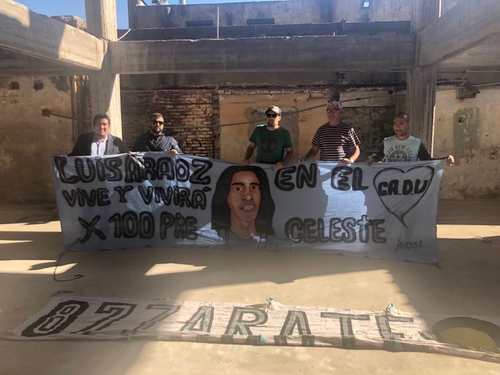 MatiRanzini's tweet photo. Pudimos reintegrar una bandera a @caduoficialok que es donde pertenece. La pasión por el fútbol es algo que parte desde alma y que nunca tiene que transformarse en violencia, por eso luchamos contra las barras con @cristianritondo y @JMLugones 

Que vuelva a Villa Fox, a Zárate. https://t.co/VHxjQxR7on