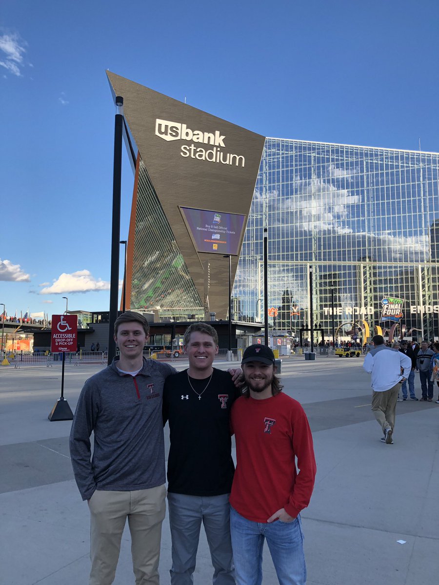 KDenHicks's tweet photo. #FinalFour️ https://t.co/UjwqO4ttCk