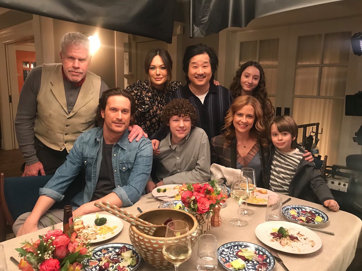 We have a super cool guest star tomorrow on our Season 2 Finale. #WhatHappensNext #SplittingUpTogether