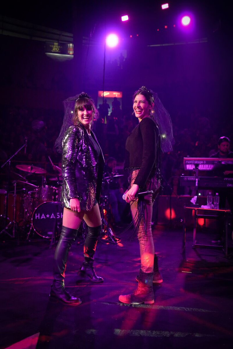 haashoficial's tweet photo. Estar cerca de ustedes nos hace las personas más afortunadas! 🤗🙏🏻 Gracias por tanto amor 💕 #HaAshFansRule
Gracias Texcoco!! ♥️💃🏻💃🏼 #Gira100AñosContigo https://t.co/qkarIQnGVK