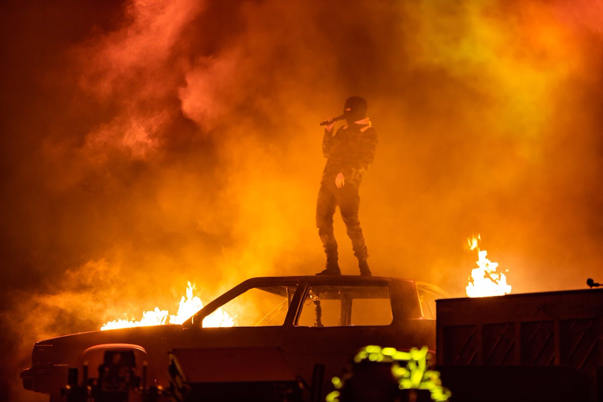 lollapaloozaar's tweet photo. 🔥 @twentyonepilots encendió el #MainStage1 del #LollaAR 🔥
Comentá 💛 si estuviste ahí
#Lollapalooza #Lolla #TwentyOnePilots #TOP https://t.co/IAxUjZOwIO