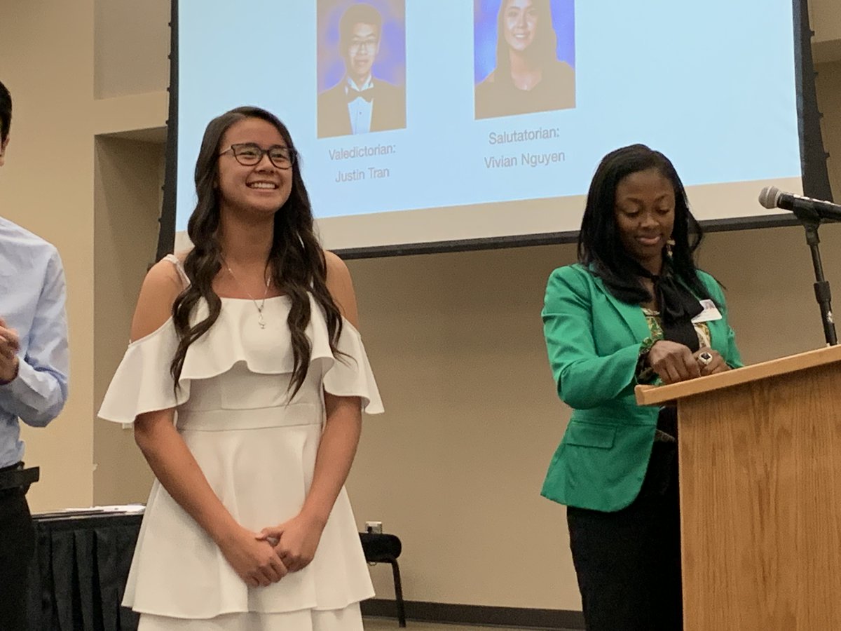 KleinISD's tweet photo. Here are 2 @KleinForest scholars who truly deserve a round of applause. The #KleinISDBoard recognizes salutatorian Vivian Nguyen &amp; valedictorian Justin Tran for their ability to balance their education w/ community service &amp; serving in various clubs &amp; organizations. Congrats!👏 https://t.co/aIiEbfs0XA