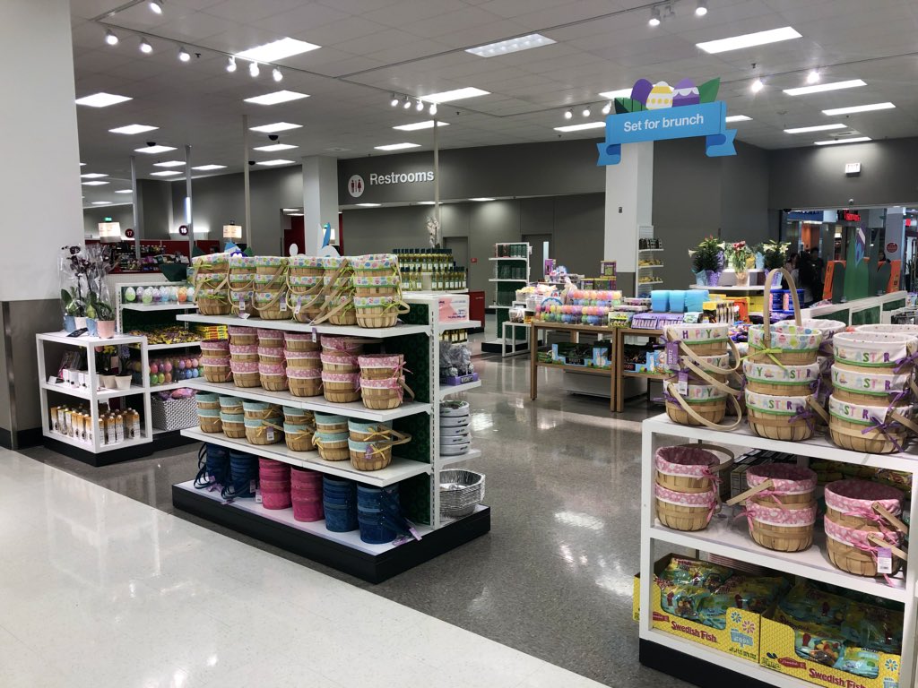 Specialty0927's tweet photo. THANK YOU Sammah for helping me fill and re-merchandise CB2! #Easter #WinningTheSeason #DrivingSales #VMLife #ProudVM @Ivanbah20 https://t.co/wxNqtNXnaf