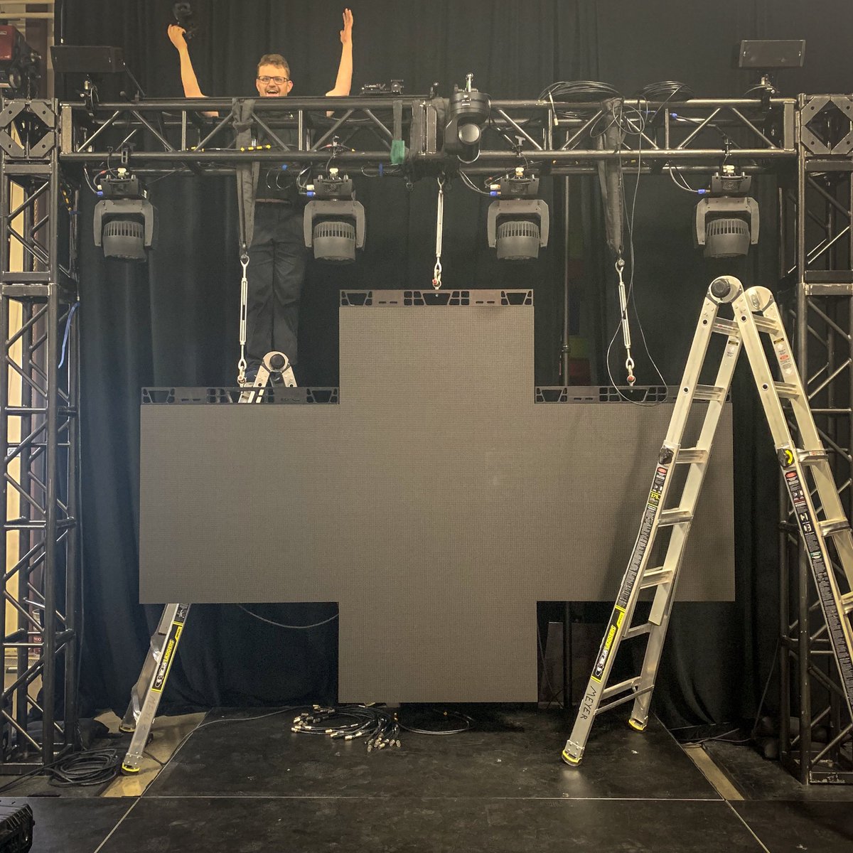 meyerproinc's tweet image. Getting ready for our FREE open house today as part of @designweekpdx from 4p-7p. We are excited to share our new space and some of our event technologies with everyone. Register here: buff.ly/2TSFcKU #meyerproinc