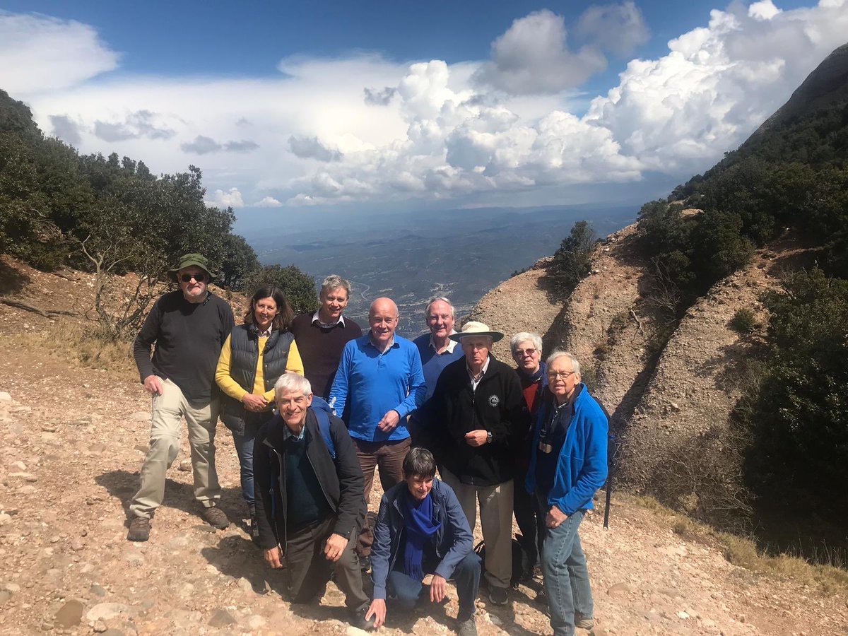 Day 4 of <a href="/StonyhurstAssoc/">Stonyhurst Association</a> #Ignatian #pilgrimage: walking in the footsteps of St #Ignatius; a picnic almost touching the sky at #Montserrat...