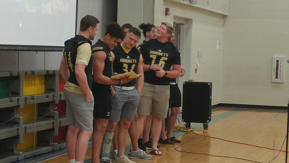jana_marstall's tweet photo. @ESUFOOTBALL getting Timmerman students pumped up for state assessments #diffendooferday #rolemodels https://t.co/yeKxQCxhVz