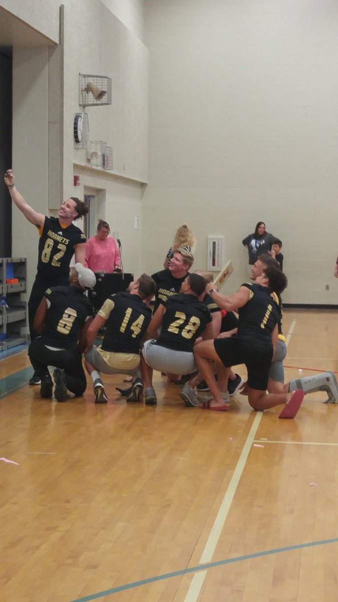 jana_marstall's tweet photo. @ESUFOOTBALL getting Timmerman students pumped up for state assessments #diffendooferday #rolemodels https://t.co/yeKxQCxhVz