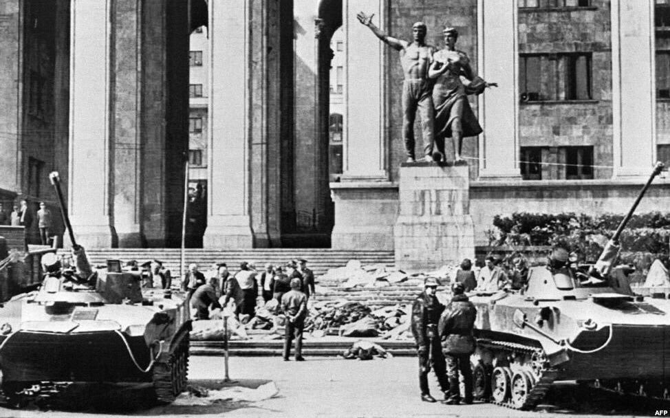 30 years ago, April 9, 1989, #Soviet troops, using chemical weapons and tanks, attacked peaceful demonstration in #Tbilisi and brutally killed innocent civilian protestors, mostly women. This day woke up nation, led to independent #Georgia. RIP 🇬🇪