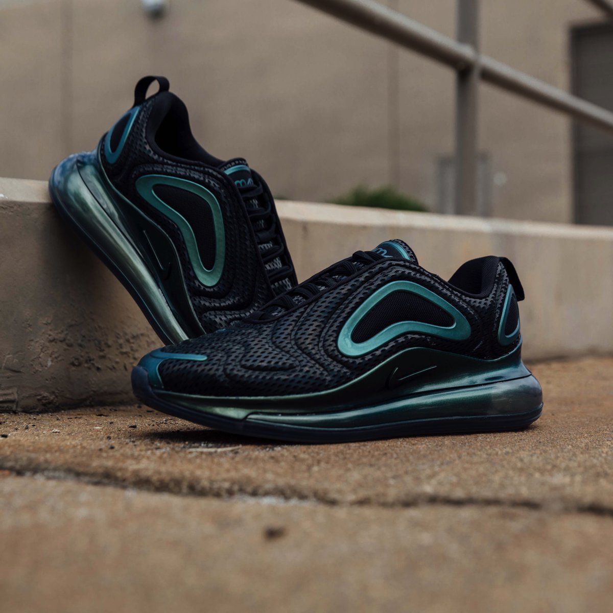 Shiekh's tweet photo. Go Bigger.
The new "Throwback Future" #Nike Air Max 720 has arrived in stores and online!
https://t.co/AMD07EtJ4t
#nike #airmax720 #720 #sneakers #throwbackfuture #shiekh #shoes https://t.co/HHy3Yu42KG