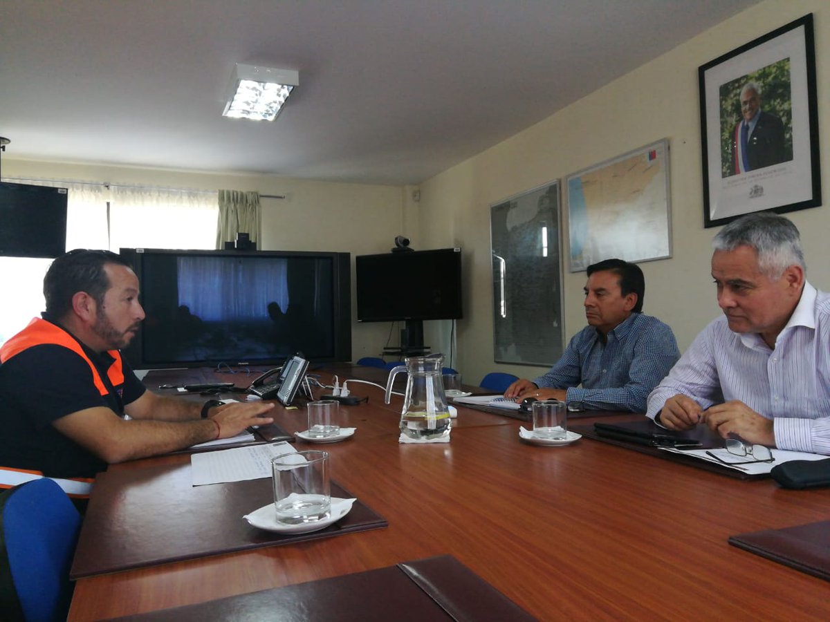 Senapred's tweet photo. #ONEMIAtacama se reúne con @ENAMIChile como parte de la alianza para fortalecer la Gestión del Riesgo de Desastres en pequeños mineros #AgendaONEMI https://t.co/w6Y9hGVuDZ