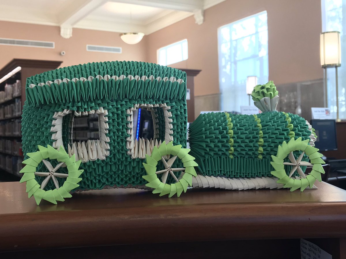 CarrenaAnn's tweet photo. 3D Origami Train. #Origami #crafting https://t.co/gE1s8hEbNH