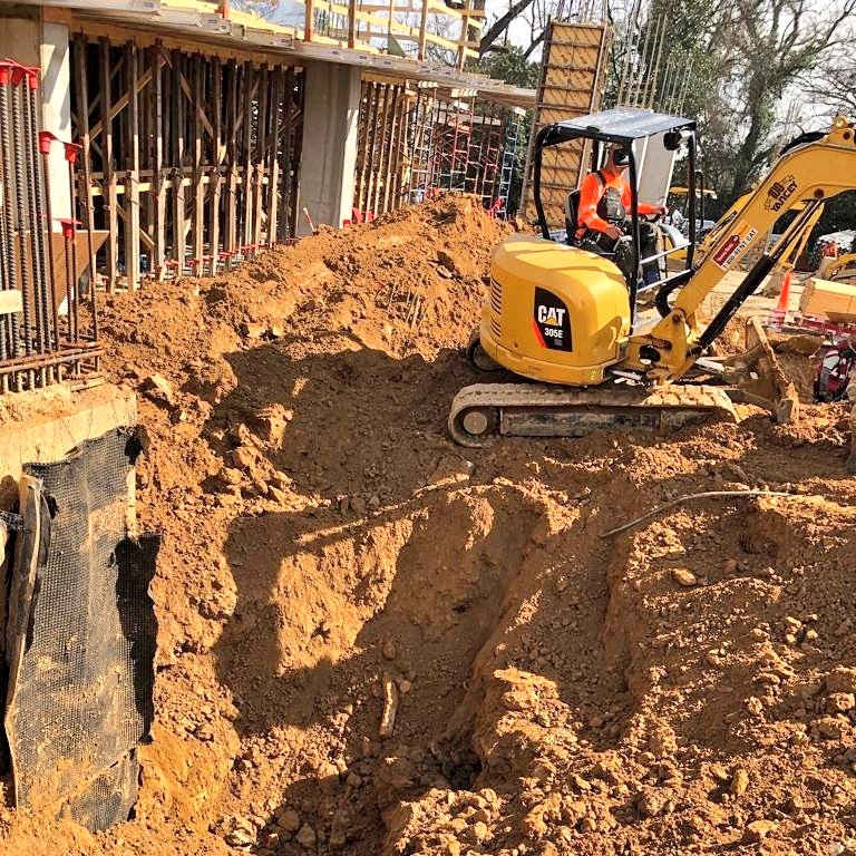 InfoLeworkforce's tweet image. Happy Monday everyone! There's nothing starting the week doing what you love.
Like if you agree!👇🏼👷🏻‍♂️

Excavating for pipe installation in downtown #Atlanta construction.
#electricalcontractor
