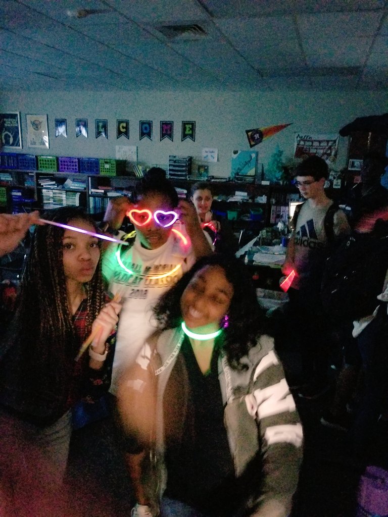 LSmith_ELA's tweet photo. This year's STAAR "Prep" Rally was a success! ENG I is pumped and ready to take on the test tomorrow! #SmartiesforSmarties #MintToSucceed #LSmithELA https://t.co/jifsZOkB8I