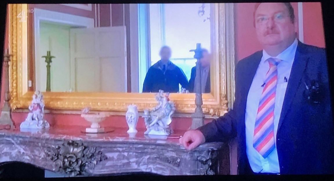 alexlight72's tweet photo. Next week on Antiques Roadshow Dave the antiques dealer. #24hoursinpolicecustody https://t.co/QzPuCsMmmY