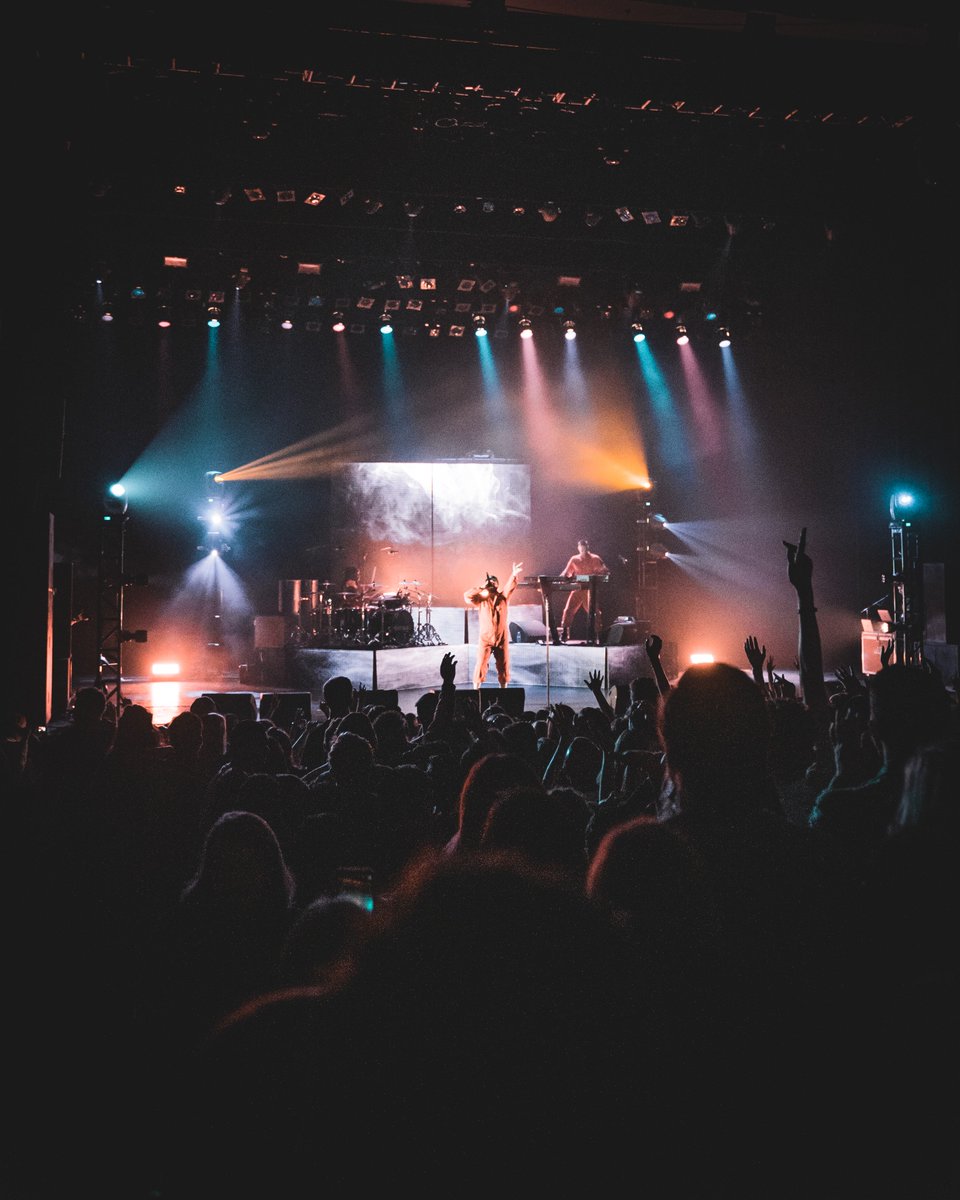 TeamVisionary's tweet photo. From Los Angeles with love. #FromTourWithLove
πΈ: @bescphoto https://t.co/i56dTGaMJc