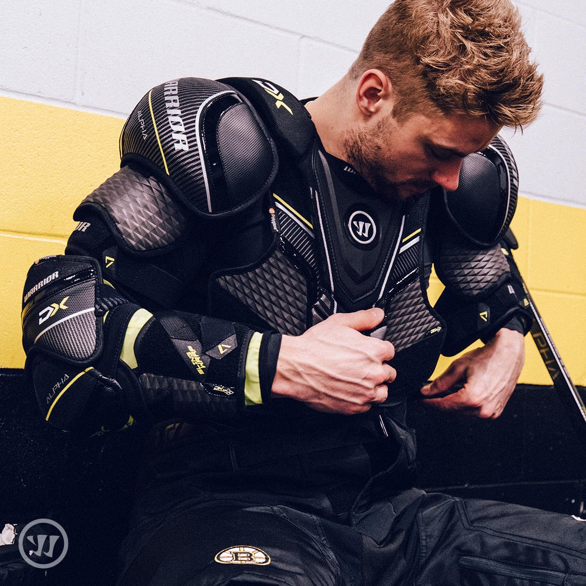 WarriorHockey's tweet photo. Our new #DynamicCap on the Alpha DX Shoulder Pads is lower profile and lighter weight that still provides maximum impactor performance and mobility. 
- 
The new textured #DXShell on the biceps and chest provide added, lightweight protection where it is needed most. https://t.co/uxTsVUNrxr