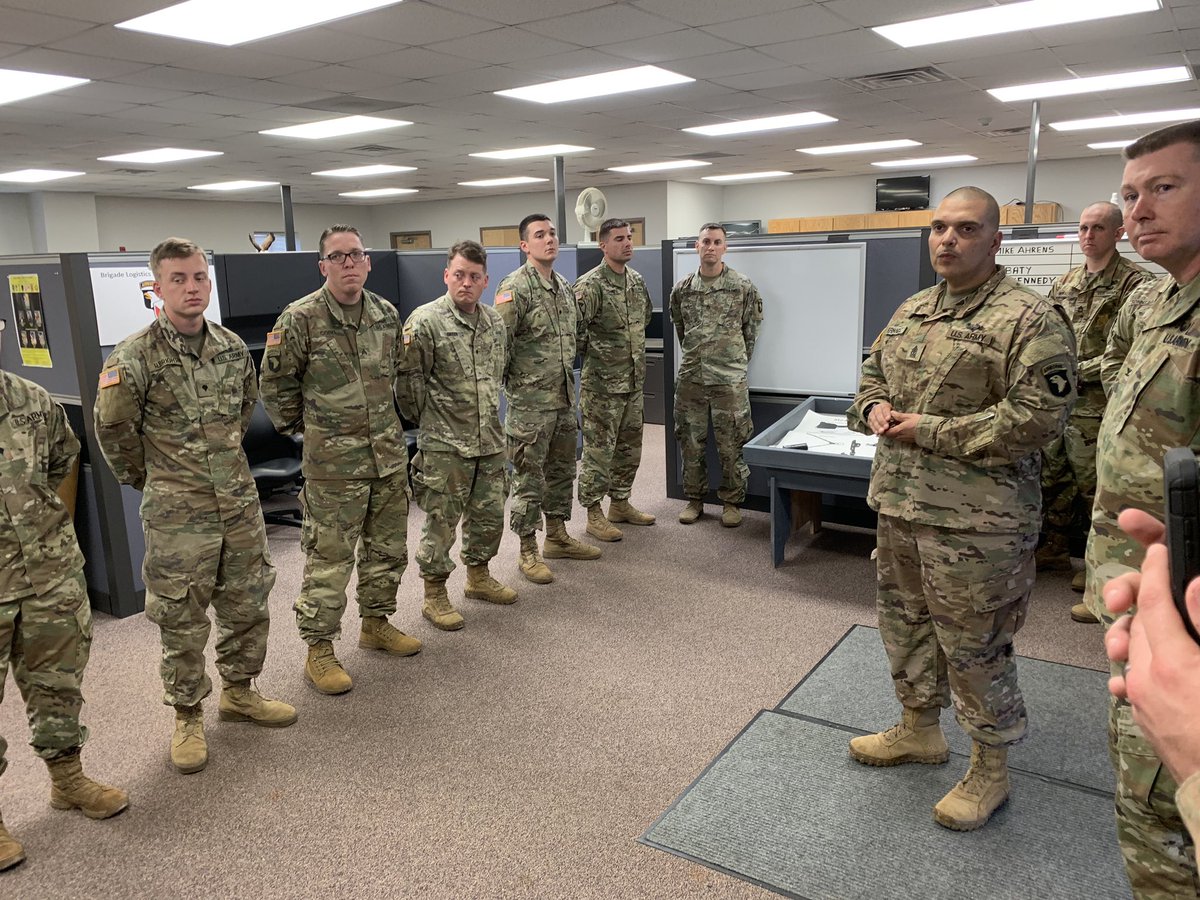 TdoggaTm's tweet photo. Thank you to Division G6 for acknowledging the hard work from some outstanding Rakkasan signal Soldiers and presenting them with G6 coins of excellence today! @TheRakkasans @101stAASLTDIV https://t.co/Fb3efWqQIP
