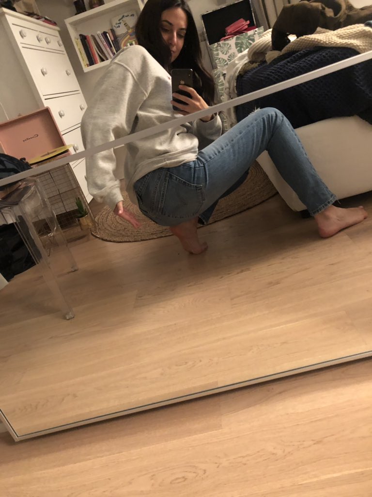 @benzinasulcuore Ti ringrazio per il tuo follow e allego foto del mio lato B.