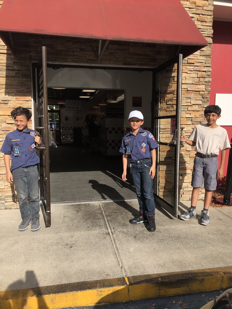 FiveGuysCFL's tweet photo. Come out to Orange city to support Cub Scout pack 565! 10% of all sales until 9 PM will be donated back to their organization. Come have a delicious dinner with us and support your local community! #FiveGuysSpiritNight https://t.co/yQOfnex8B4