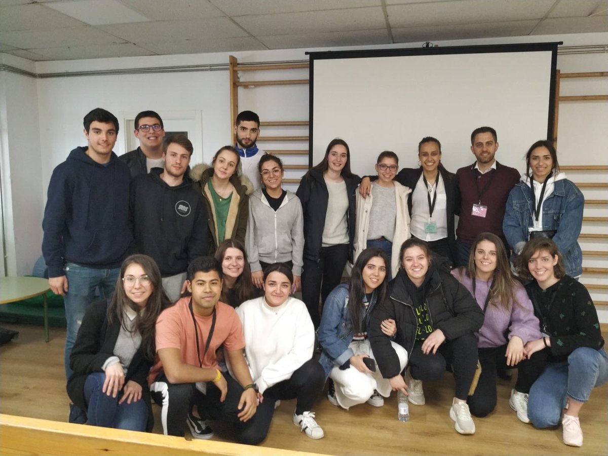 javimerino9's tweet photo. @vcnef_2019 ha sido un espacio donde se ha podido compartir conocimiento con una nueva generación de fisios que van a dar mucho que hablar. Mi más sincera enhorabuena a toda la organización por haber generado tan maravilloso espacio donde también ha habido grandes compañeros https://t.co/ufKEcogr6Q