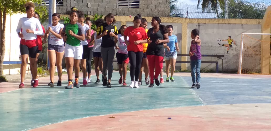asofutmats's tweet photo. El @FcRodriguezG Sigue Creciendo En el Femenino supervisamos sus entrenamientos el fútbol Provincial de María Trinidad Sánchez Nunca a Parado de Rodar el Balón.

#VamosNagua #VamosMts ⚽️⚽️⚽️👧👩 https://t.co/x7lyCulkPj