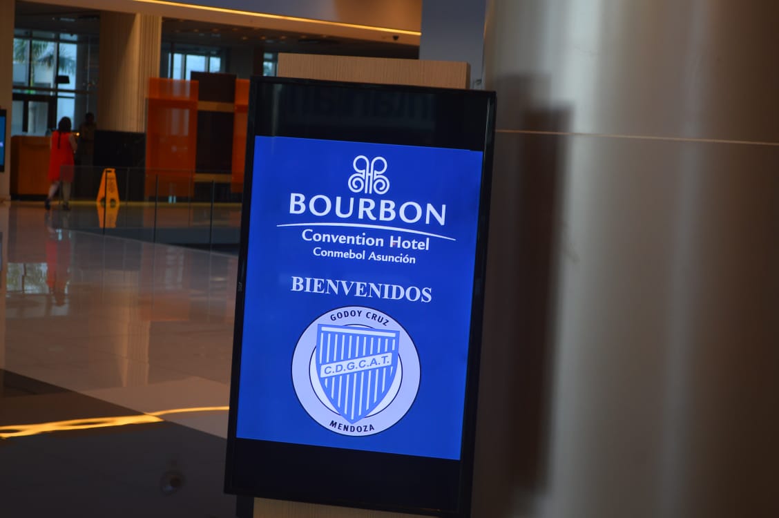 #CopaLibertadores - El plantel de #GodoyCruz ya se encuentra en Paraguay. Mañana choque clave vs #Olimpia desde las 19:15 hs en el Defensores del Chaco.

#VamosTomba!!!  💪💪💪